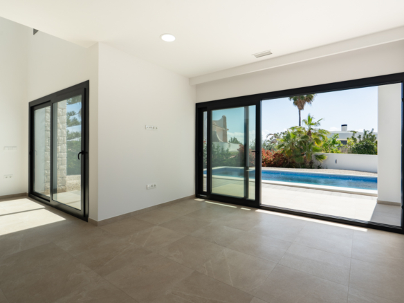 4644BEN New-build villa with sea view on a flat plot of 1715 m2 for sale in La Fustera, Benissa