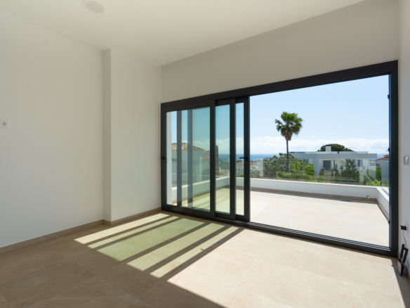 4644BEN New-build villa with sea view on a flat plot of 1715 m2 for sale in La Fustera, Benissa
