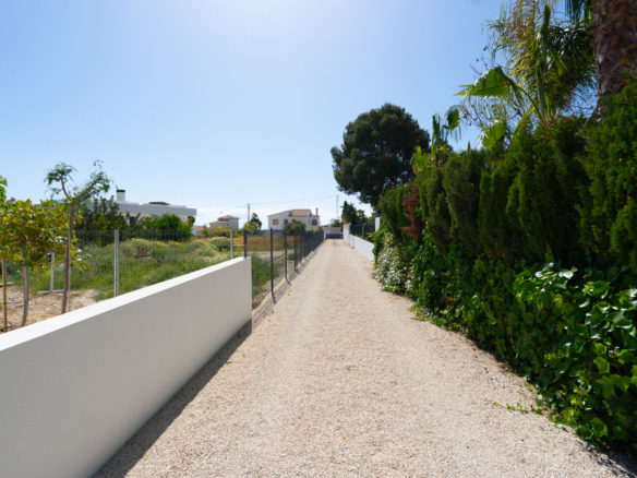 4644BEN New-build villa with sea view on a flat plot of 1715 m2 for sale in La Fustera, Benissa