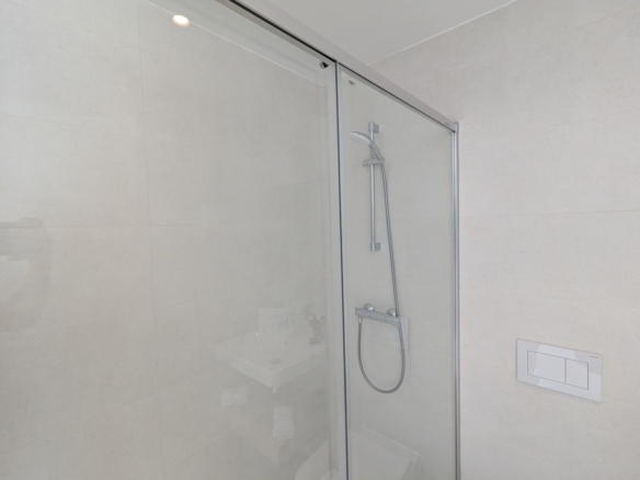 OFFC3XY7115VER Contemporary Apartment in a High-End Residential Community near the Sea in El Verger
