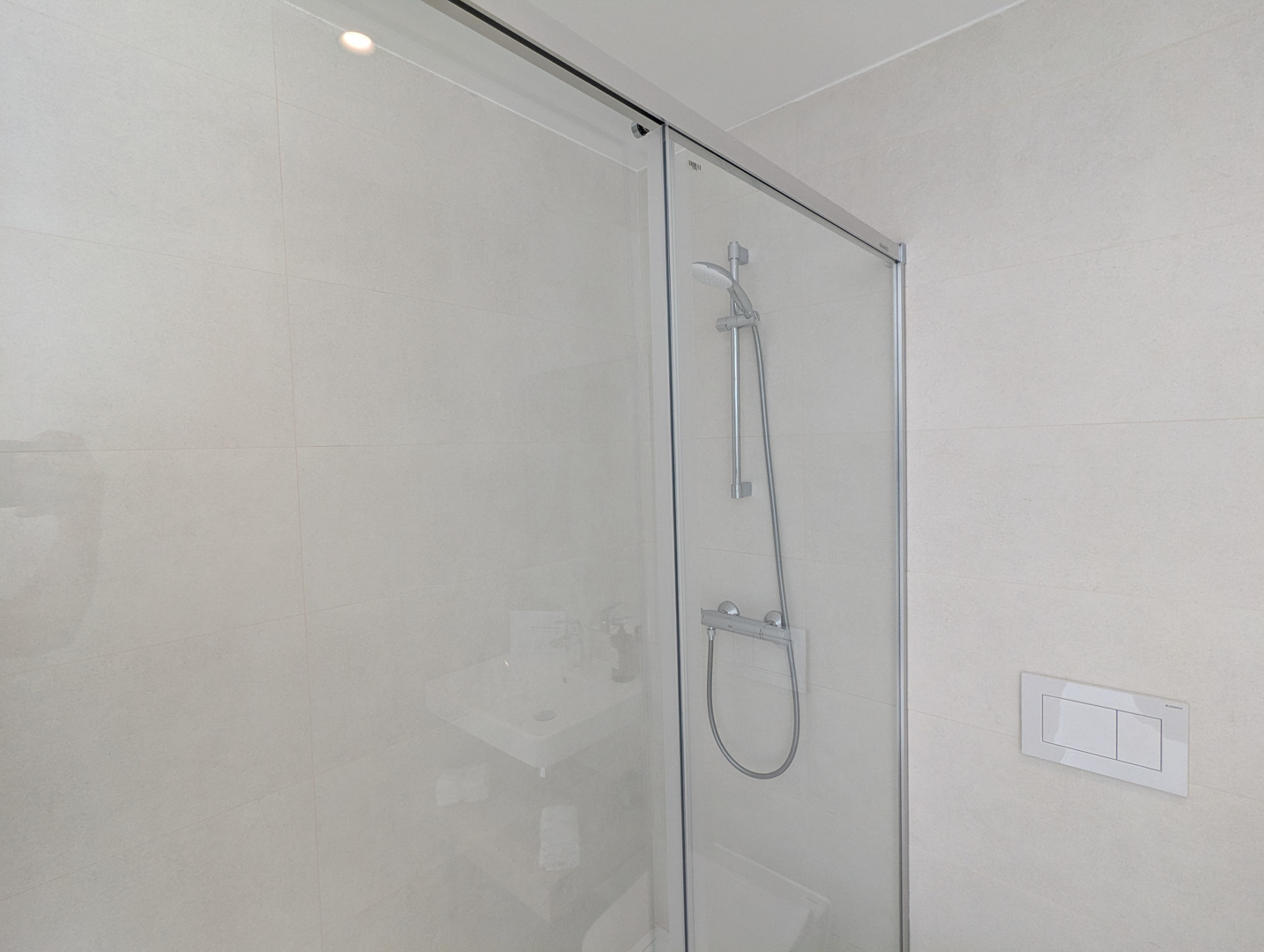 OFFC3XY7115VER Contemporary Apartment in a High-End Residential Community near the Sea in El Verger