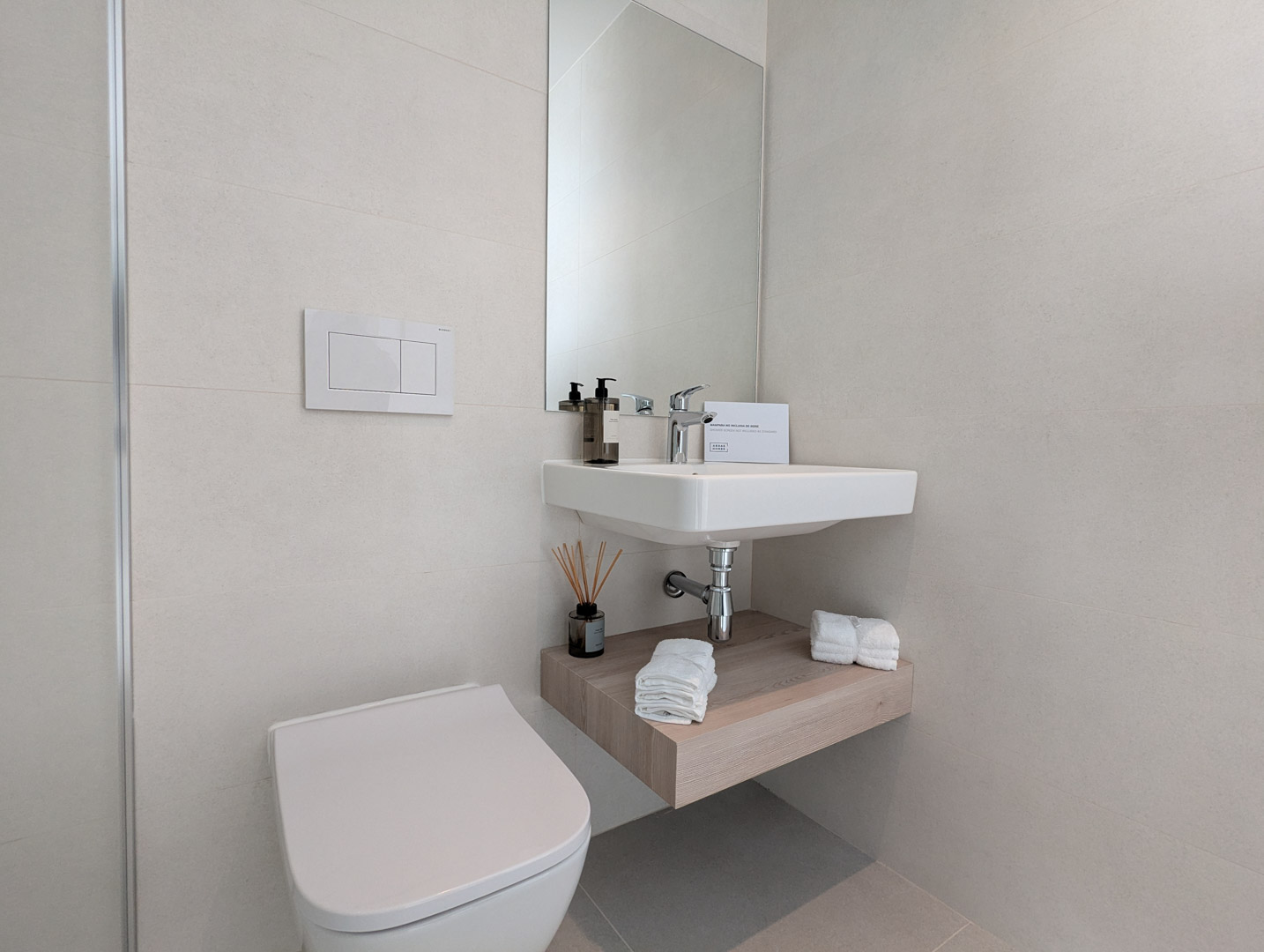 OFFC3XY7115VER Contemporary Apartment in a High-End Residential Community near the Sea in El Verger