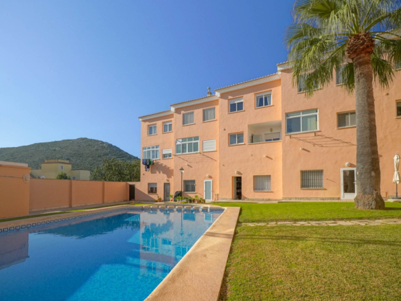 9008XAR Three-story semi-detached house for sale in La Xara.