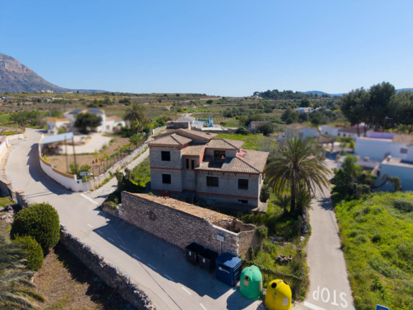 9009GAT Traditional Mediterranean style house to be finished for sale in Gata de Gorgos.
