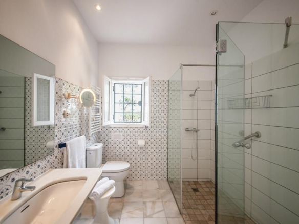 OFF4645MOR Spacious, traditional villa with sea view within walking distance of the center of Moraira