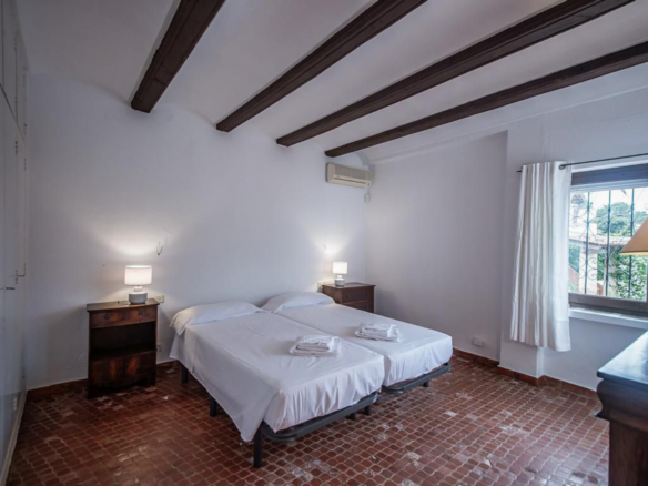 OFF4645MOR Spacious, traditional villa with sea view within walking distance of the center of Moraira