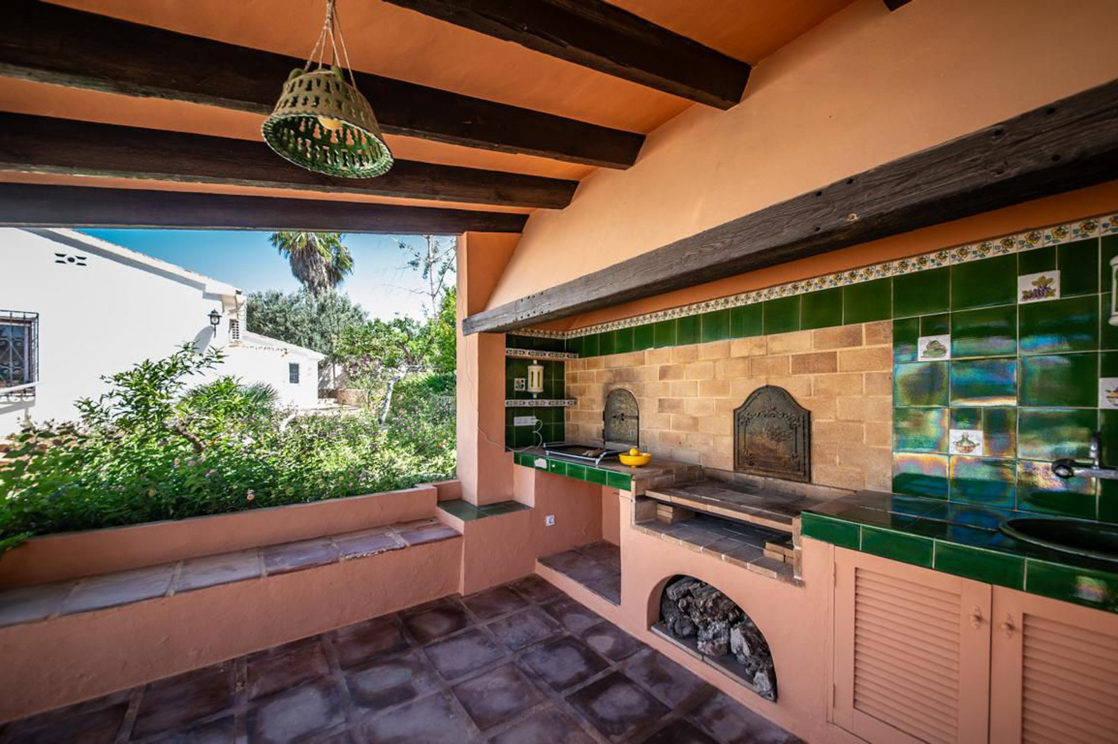 OFF4645MOR Spacious, traditional villa with sea view within walking distance of the center of Moraira