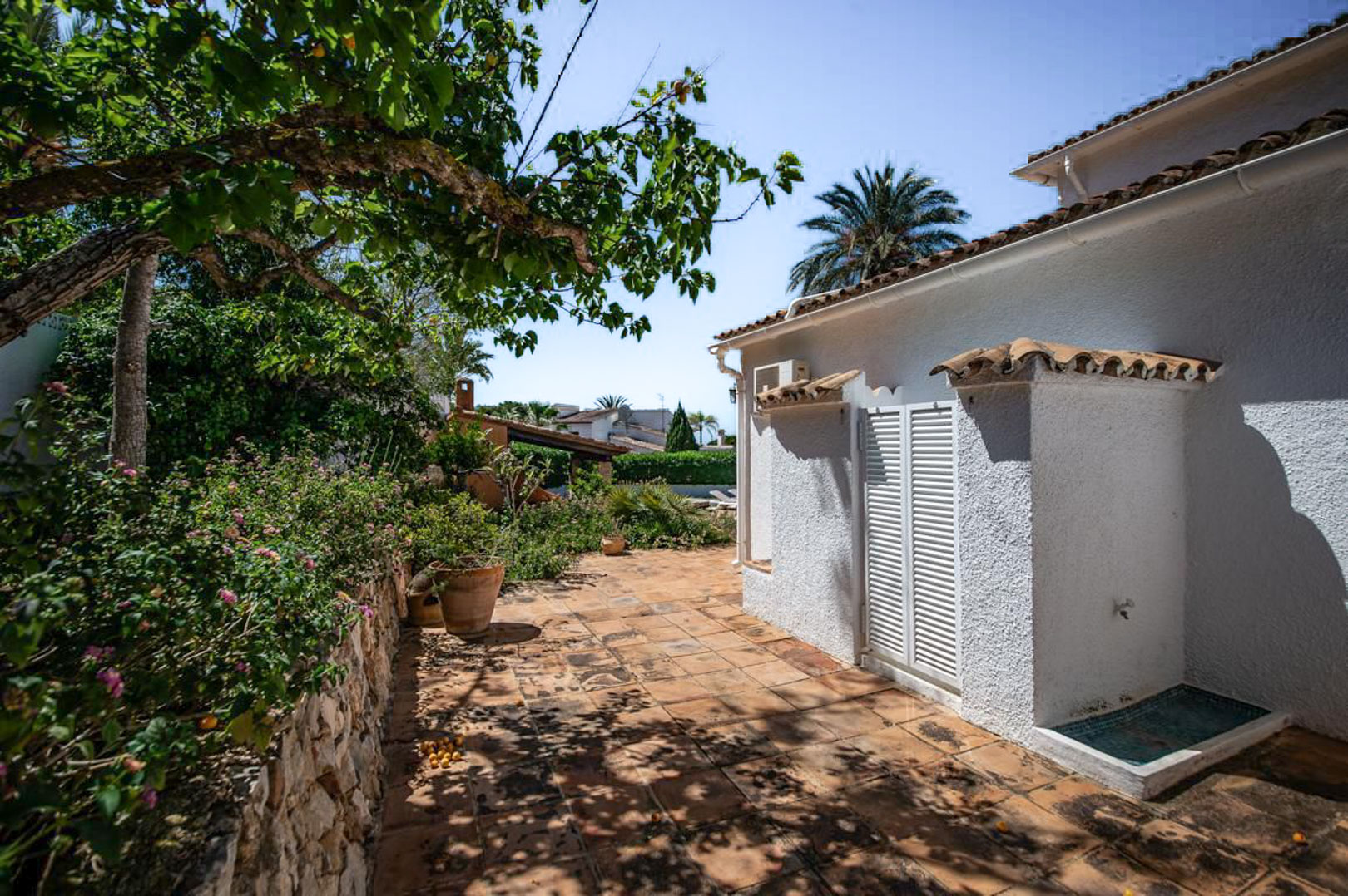 OFF4645MOR Spacious, traditional villa with sea view within walking distance of the center of Moraira