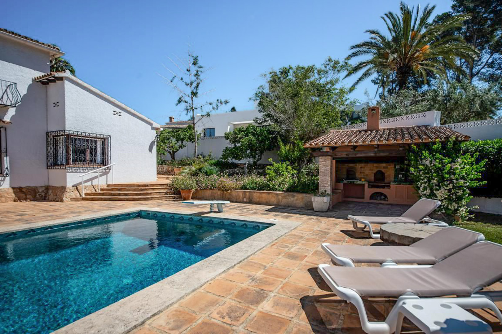 OFF4645MOR Spacious, traditional villa with sea view within walking distance of the center of Moraira