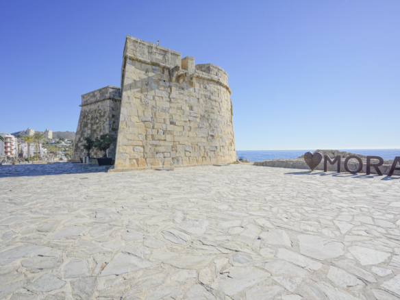 OFF4645MOR Spacious, traditional villa with sea view within walking distance of the center of Moraira