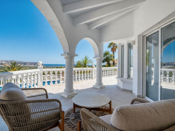 C3XY4646JAV Renovated villa with sea view for sale in Piver