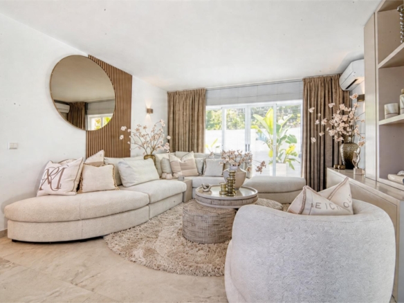 C3XY4646JAV Renovated villa with sea view for sale in Piver