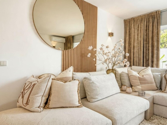 C3XY4646JAV Renovated villa with sea view for sale in Piver