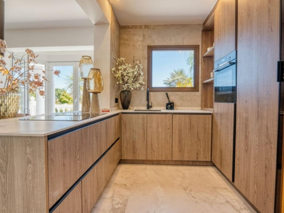 C3XY4646JAV Renovated villa with sea view for sale in Piver