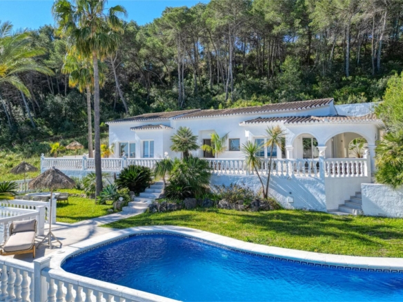C3XY4646JAV Renovated villa with sea view for sale in Piver