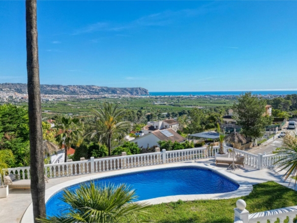 C3XY4646JAV Renovated villa with sea view for sale in Piver