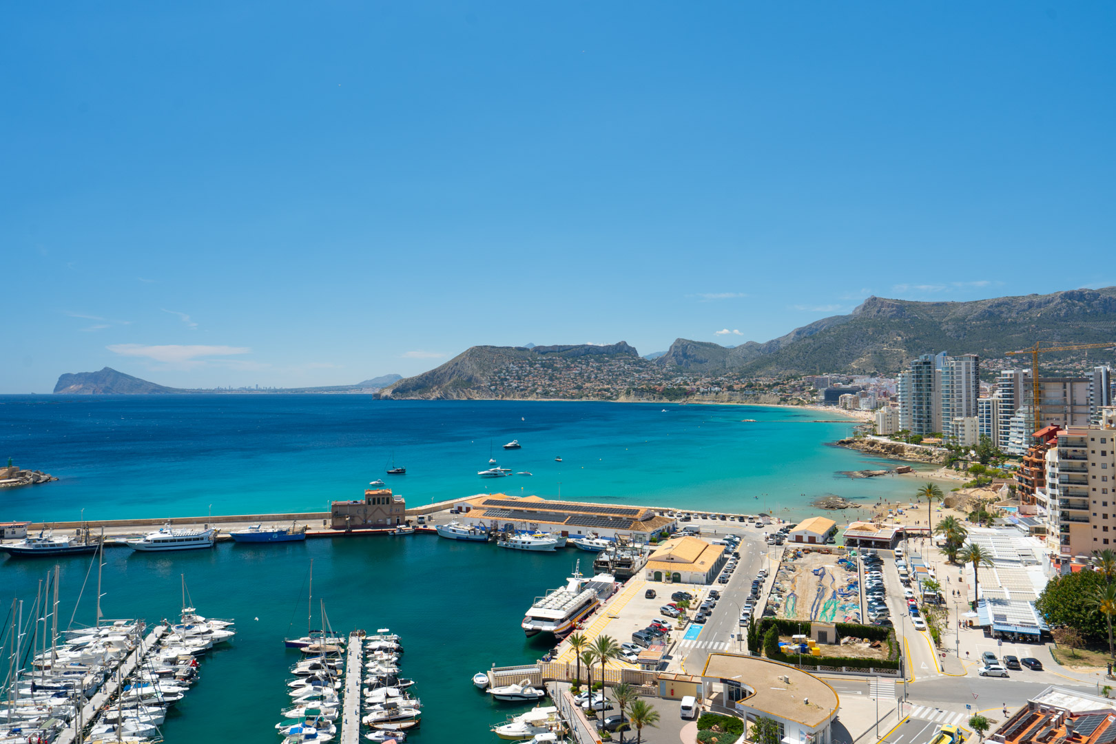 C4XY4655CAL Eerstelijns penthouse met panoramisch zeezicht te koop in de haven van Calpe