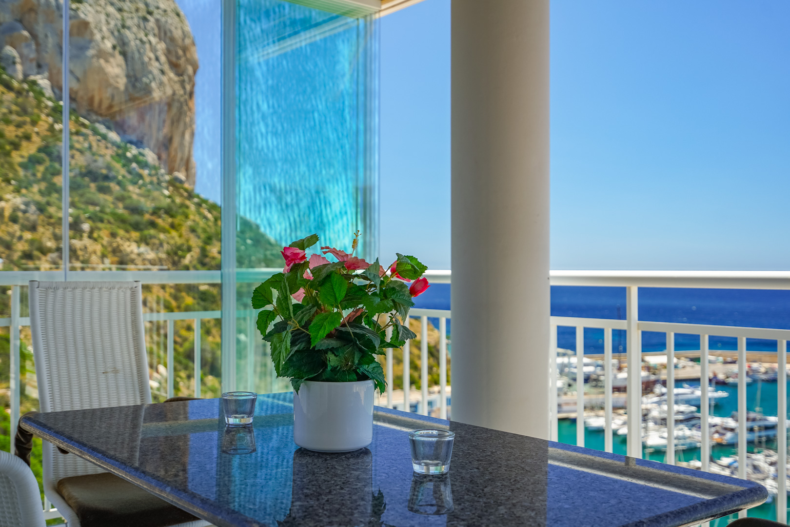 C4XY4655CAL Eerstelijns penthouse met panoramisch zeezicht te koop in de haven van Calpe