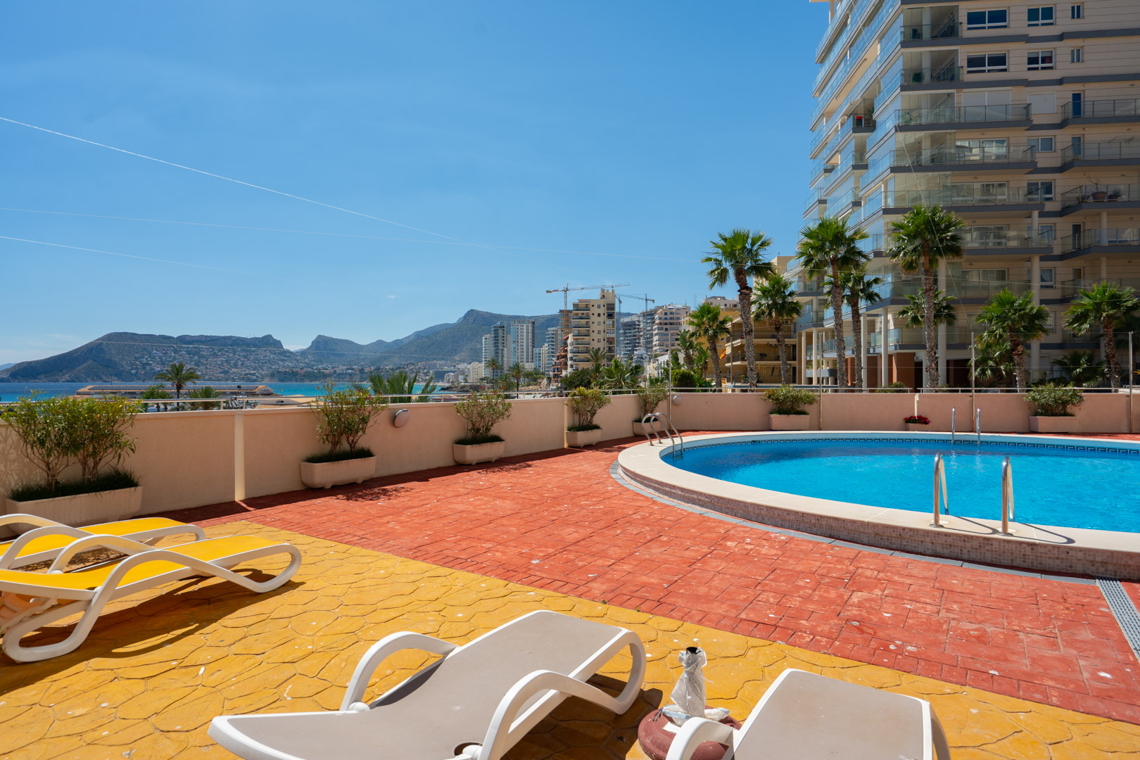 C4XY4655CAL Eerstelijns penthouse met panoramisch zeezicht te koop in de haven van Calpe
