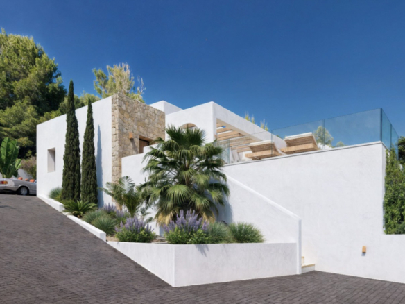 OFF7120PED Nieuwbouwwilla in Ibiza-stijl met panoramisch uitzicht op de bergen, te koop in Pedreguer