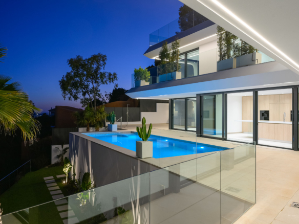 8334ALT Villa moderne avec vue sur mer à vendre à Altea.