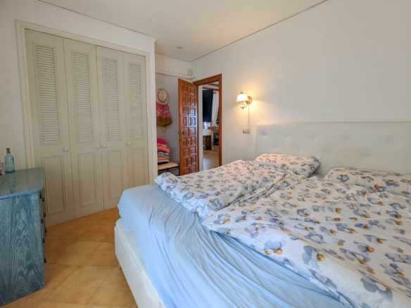 C4XY8333DEN Villa mit Pool und Panoramablick aufs Meer in Denia zu verkaufen.