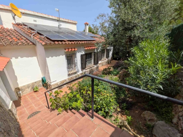 C4XY8333DEN Villa mit Pool und Panoramablick aufs Meer in Denia zu verkaufen.