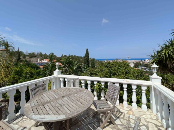 C4XY8333DEN Villa mit Pool und Panoramablick aufs Meer in Denia zu verkaufen.