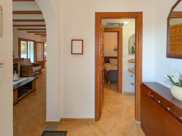 C4XY8333DEN Villa mit Pool und Panoramablick aufs Meer in Denia zu verkaufen.