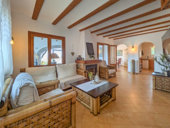 C4XY8333DEN Villa mit Pool und Panoramablick aufs Meer in Denia zu verkaufen.