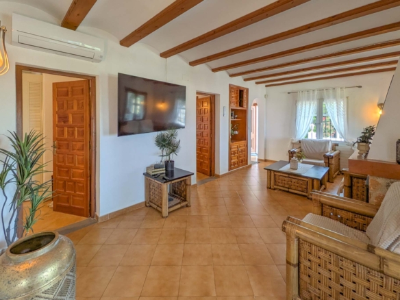 C4XY8333DEN Villa mit Pool und Panoramablick aufs Meer in Denia zu verkaufen.