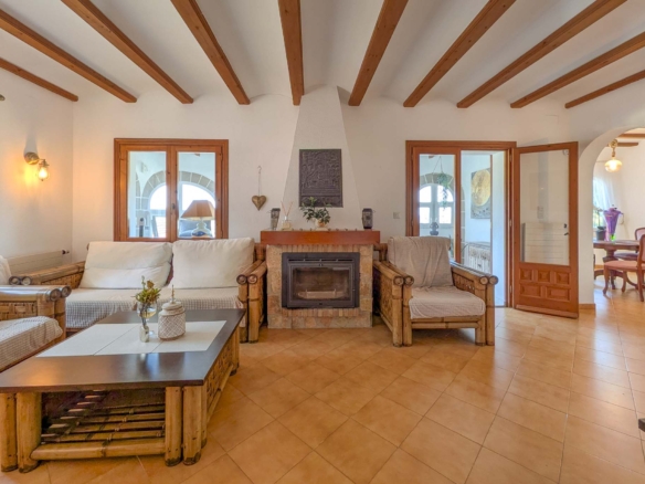 C4XY8333DEN Villa mit Pool und Panoramablick aufs Meer in Denia zu verkaufen.