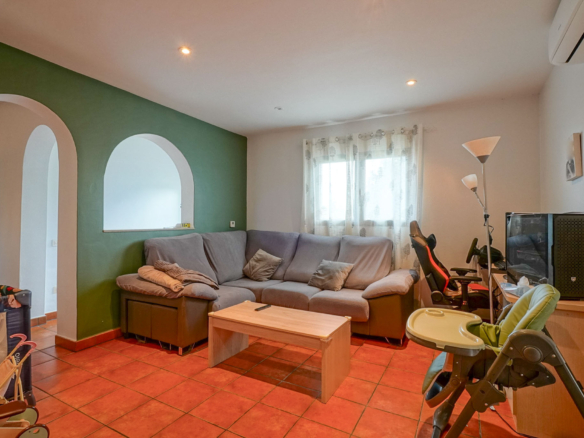 C4XY8336OND Villa à vendre à Ondara.