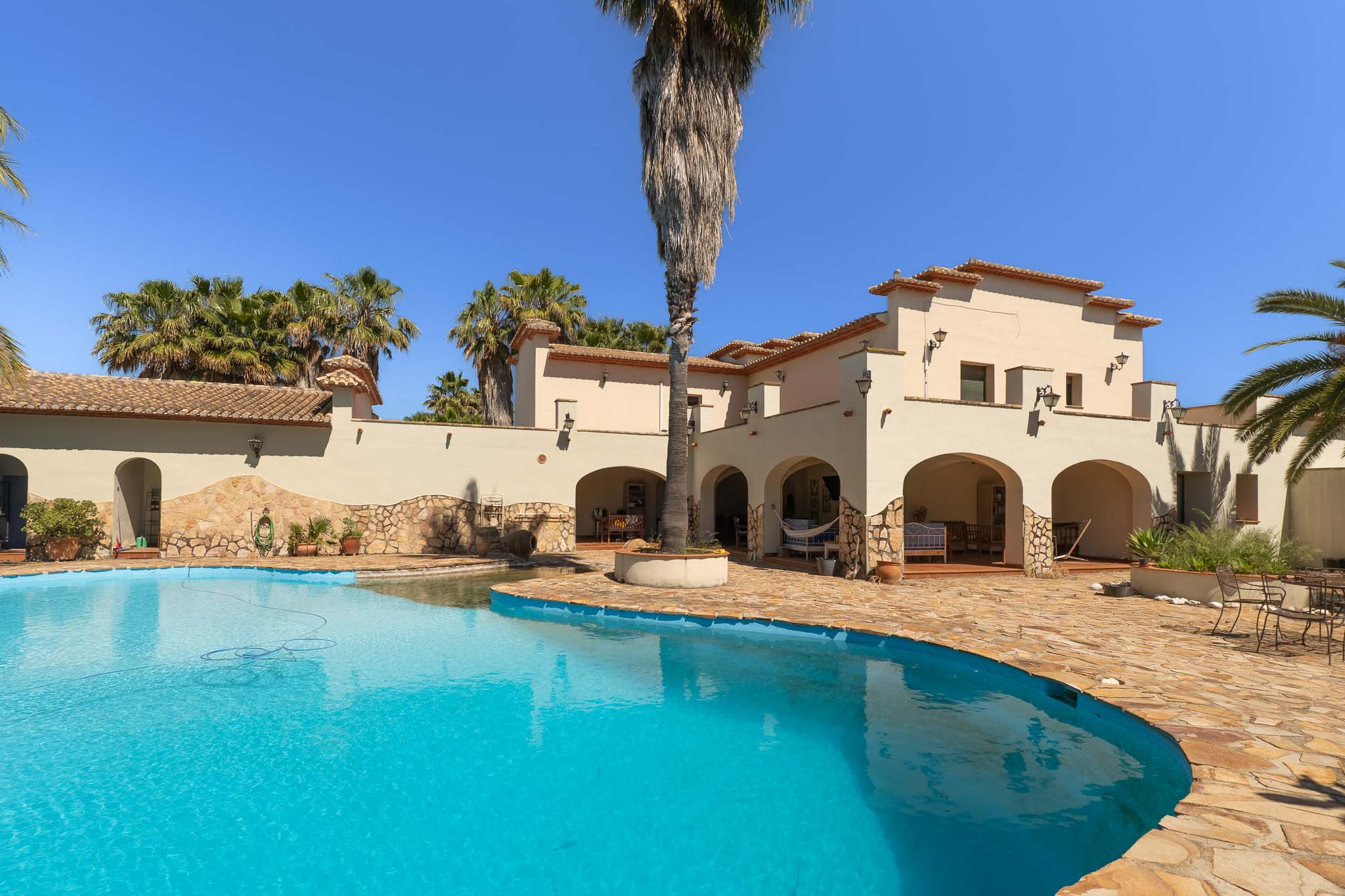 C4XY8336OND Villa à vendre à Ondara.