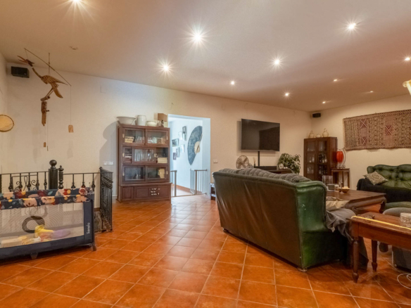 C4XY8336OND Villa à vendre à Ondara.