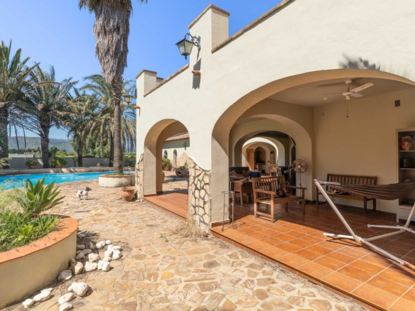 C4XY8336OND Villa à vendre à Ondara.