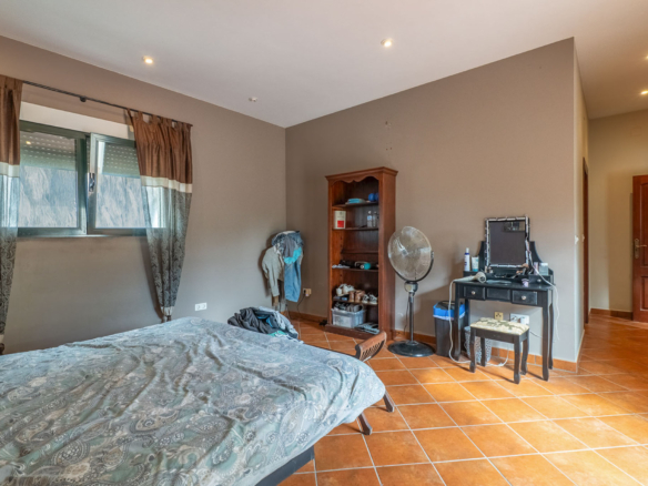 C4XY8336OND Villa à vendre à Ondara.