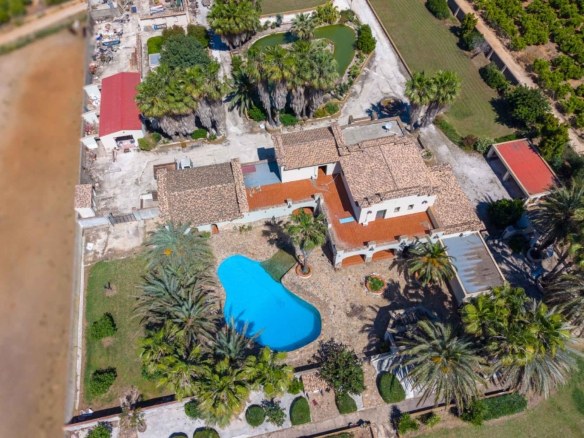 C4XY8336OND Villa à vendre à Ondara.
