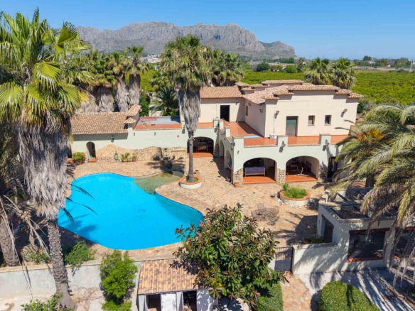 C4XY8336OND Villa à vendre à Ondara.