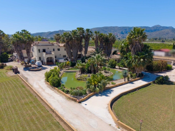 C4XY8336OND Villa à vendre à Ondara.