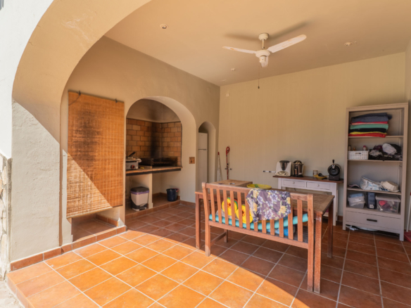 C4XY8336OND Villa à vendre à Ondara.