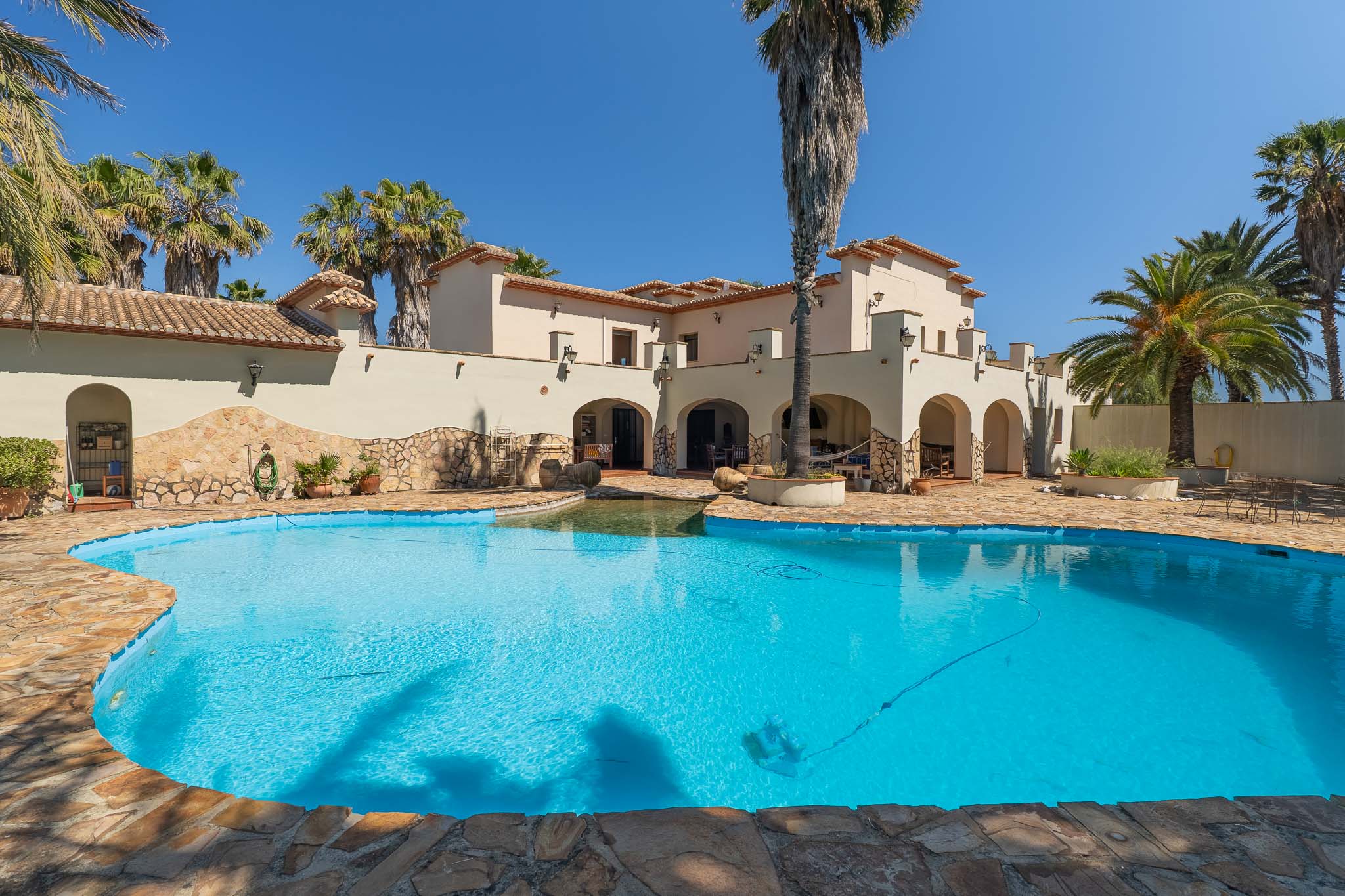 C4XY8336OND Villa à vendre à Ondara.