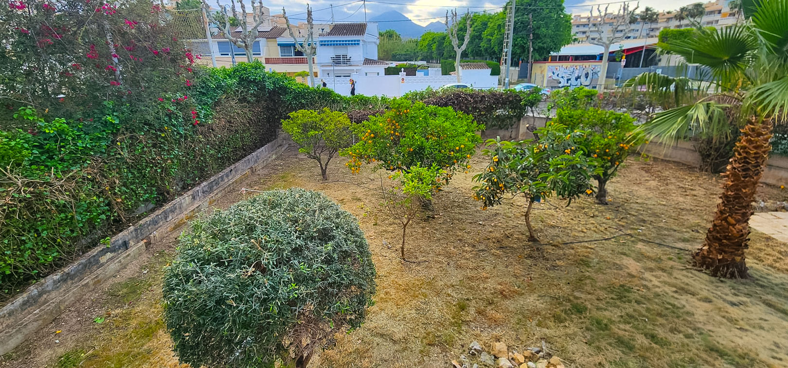 4664ALB Doppelhaushälfte zum Verkauf, 200 m vom Strand in Albir entfernt