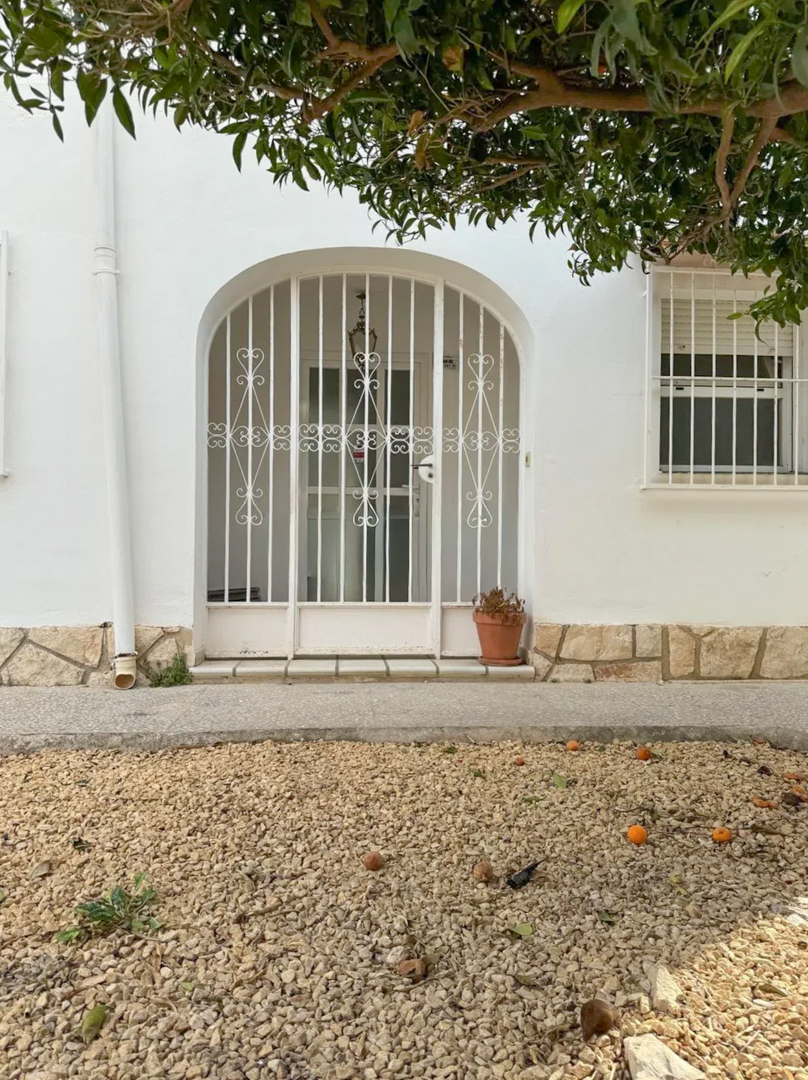4664ALB Doppelhaushälfte zum Verkauf, 200 m vom Strand in Albir entfernt