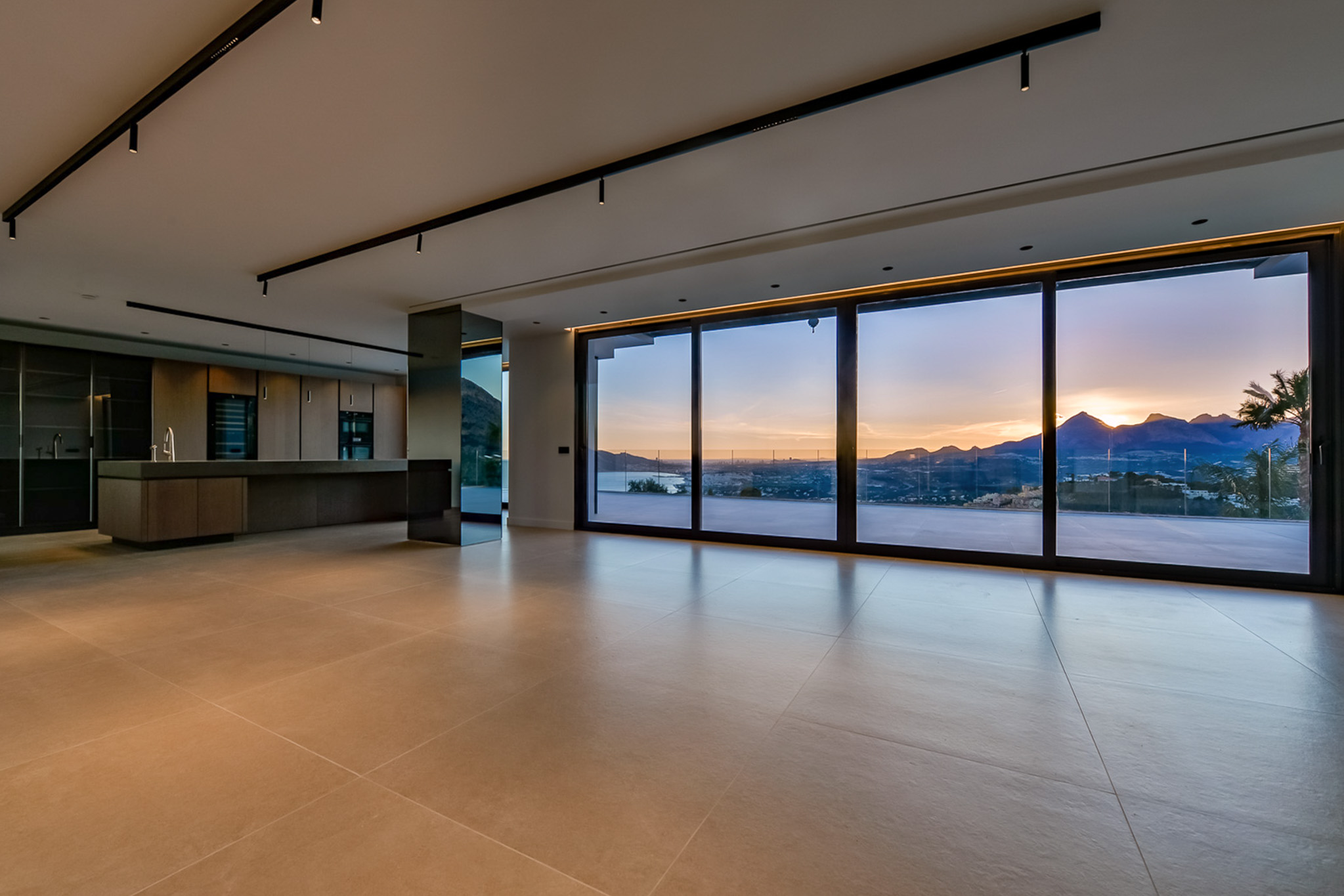 C4XY8342ALT - C4XY8342ALT Villa moderna con vistas al mar y a la montaña en venta en Altea.