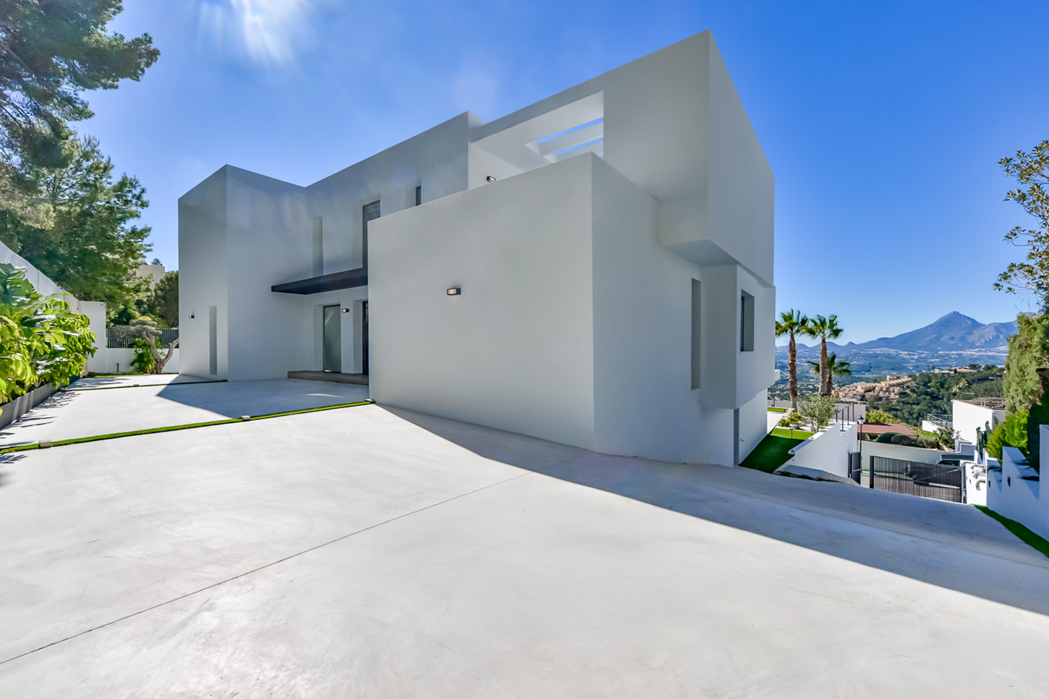 C4XY8342ALT - C4XY8342ALT Villa moderna con vistas al mar y a la montaña en venta en Altea.