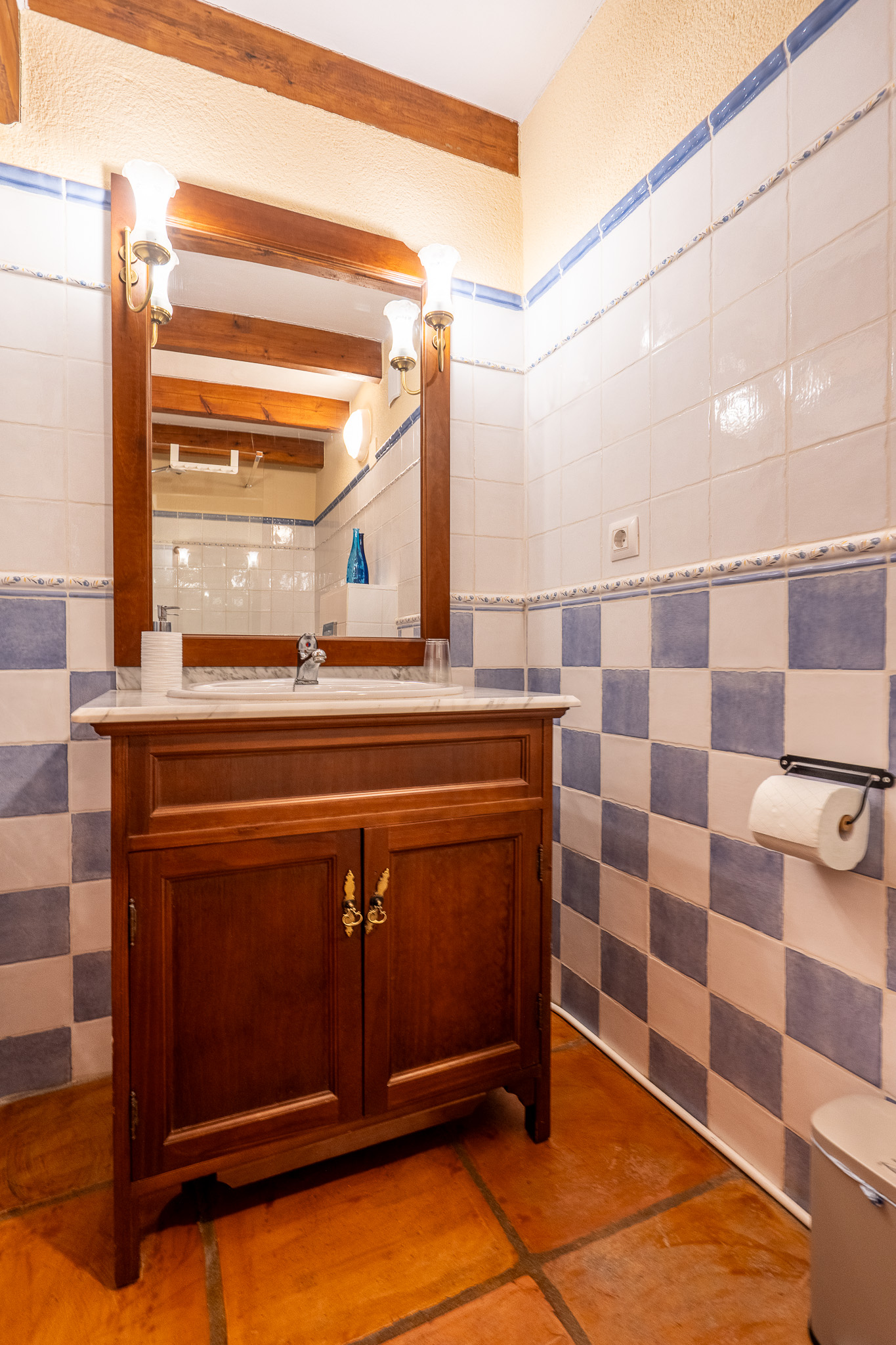 C4XY4674SAG - C4XY4674SAG Fully operational B with bar and independent apartment for sale in Sagra