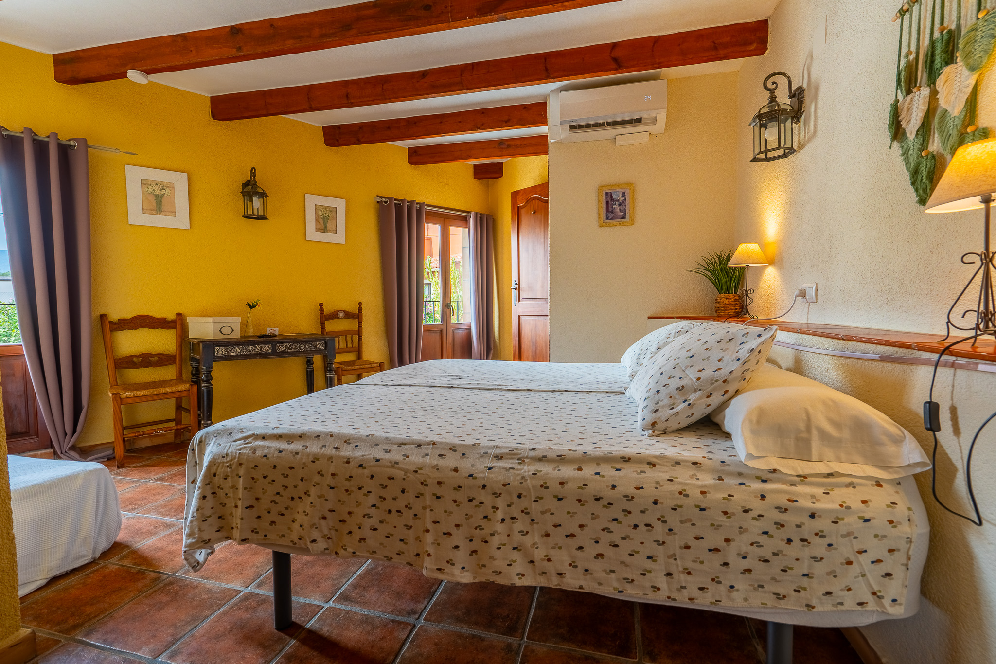 C4XY4674SAG - C4XY4674SAG Fully operational B with bar and independent apartment for sale in Sagra