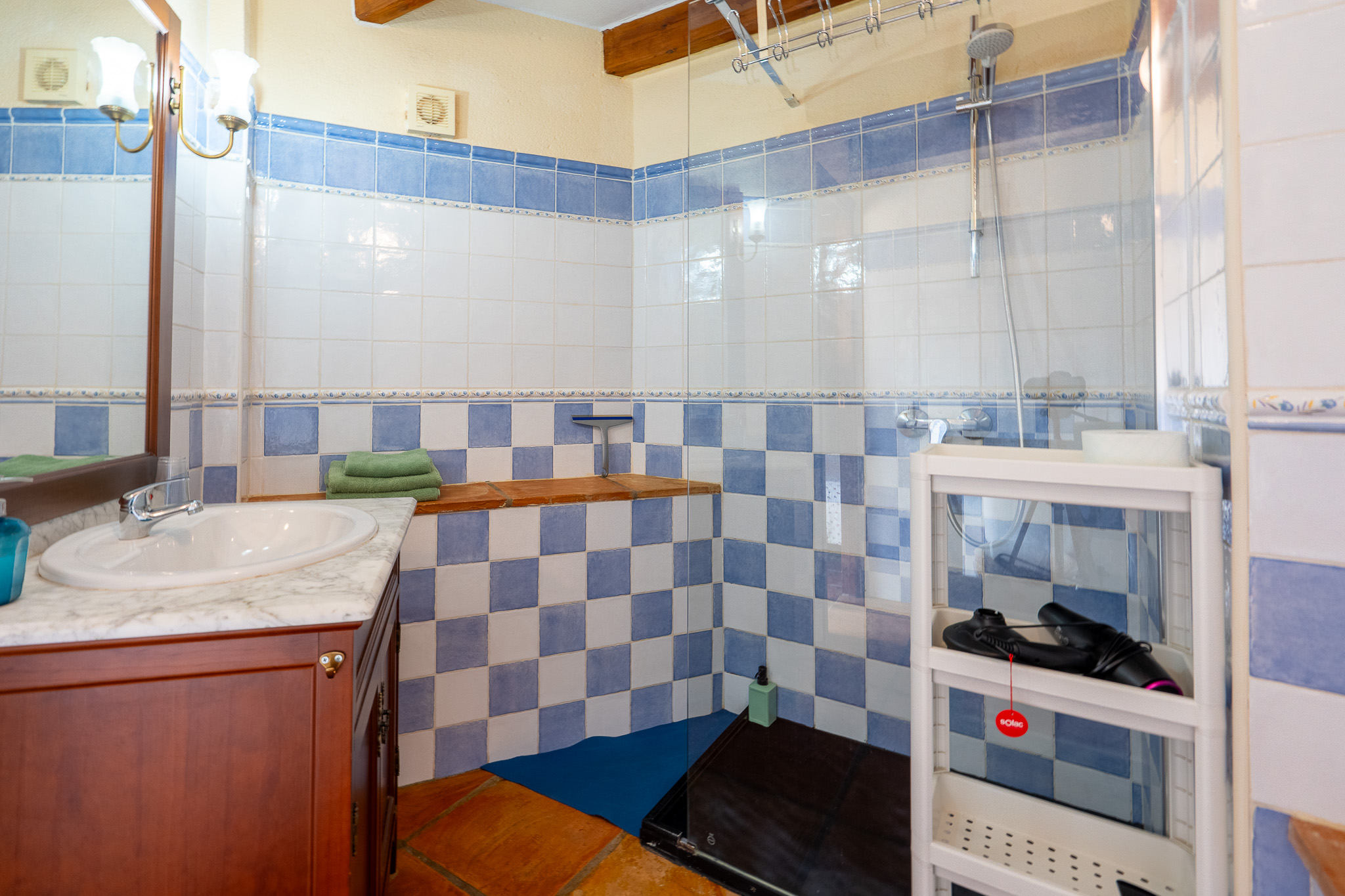 C4XY4674SAG - C4XY4674SAG Fully operational B with bar and independent apartment for sale in Sagra