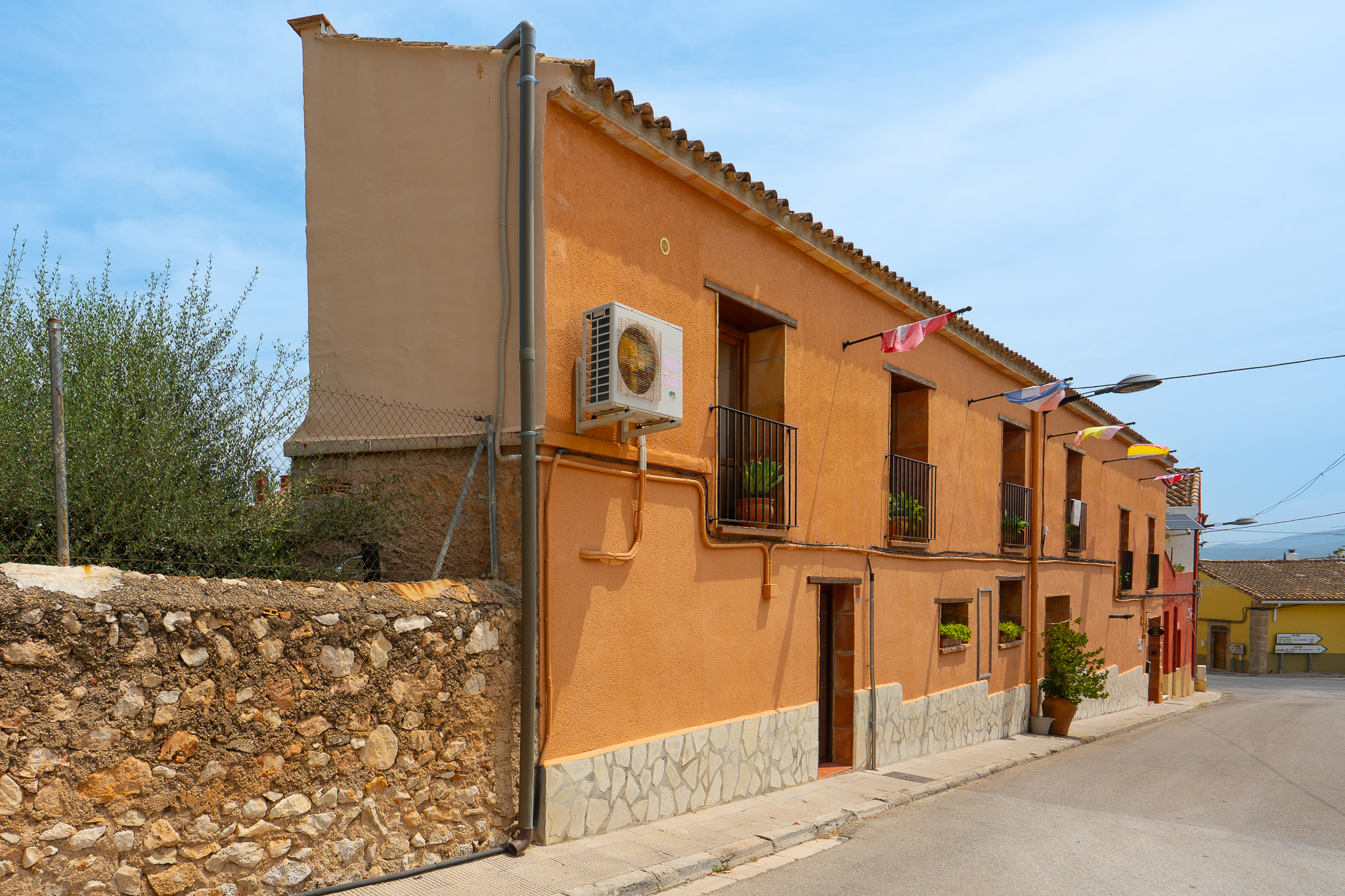 C4XY4674SAG - C4XY4674SAG Fully operational B with bar and independent apartment for sale in Sagra